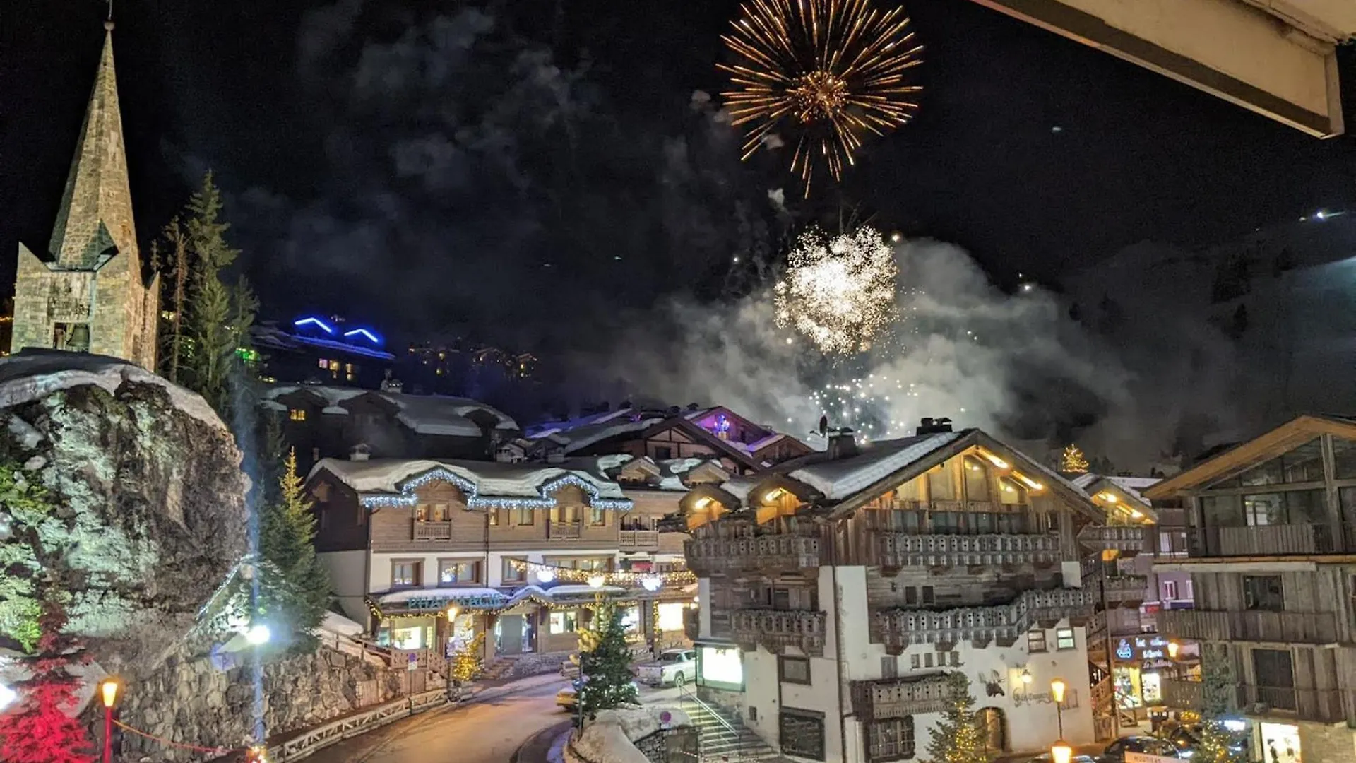 Appartement Elegant A Courchevel Avec 3 Chambres Et Service De Conciergerie - Fr-1-613A-12 0*,  France