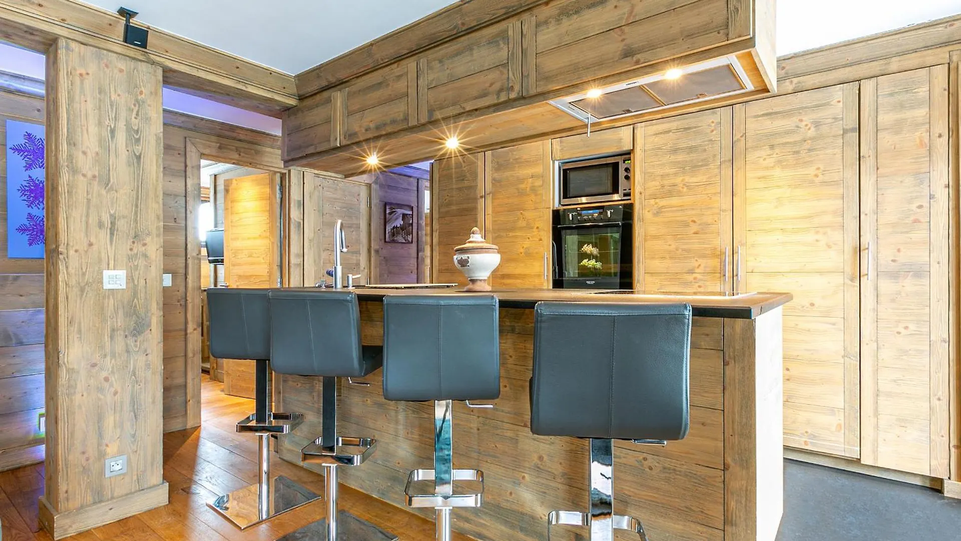 Appartement Elegant A Courchevel Avec 3 Chambres Et Service De Conciergerie - Fr-1-613A-12 Apartment